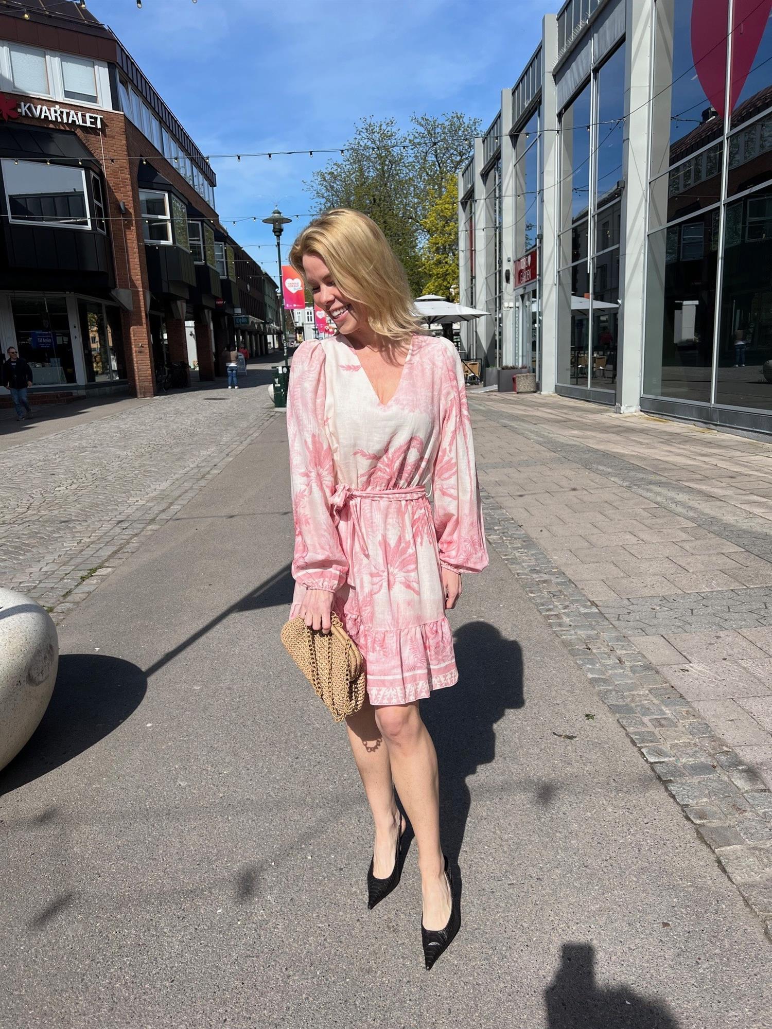 LP Gia kort kjole-pink