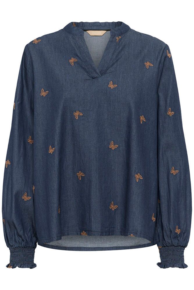 Denim bluse i fin fasong som kler mange. Sommerfugler applikasjoner.