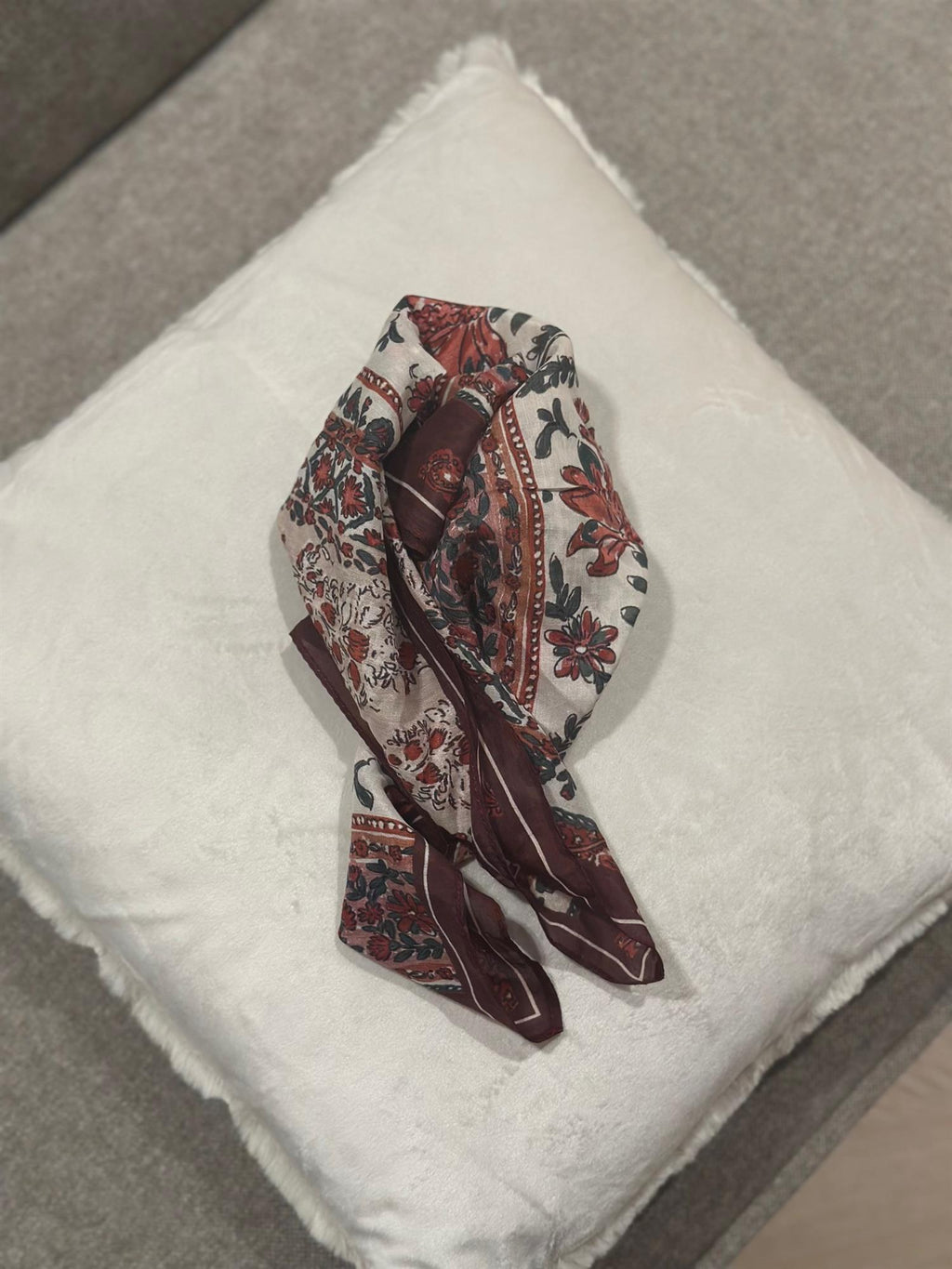 Lite skjerf til å ha i halsen i fine farger