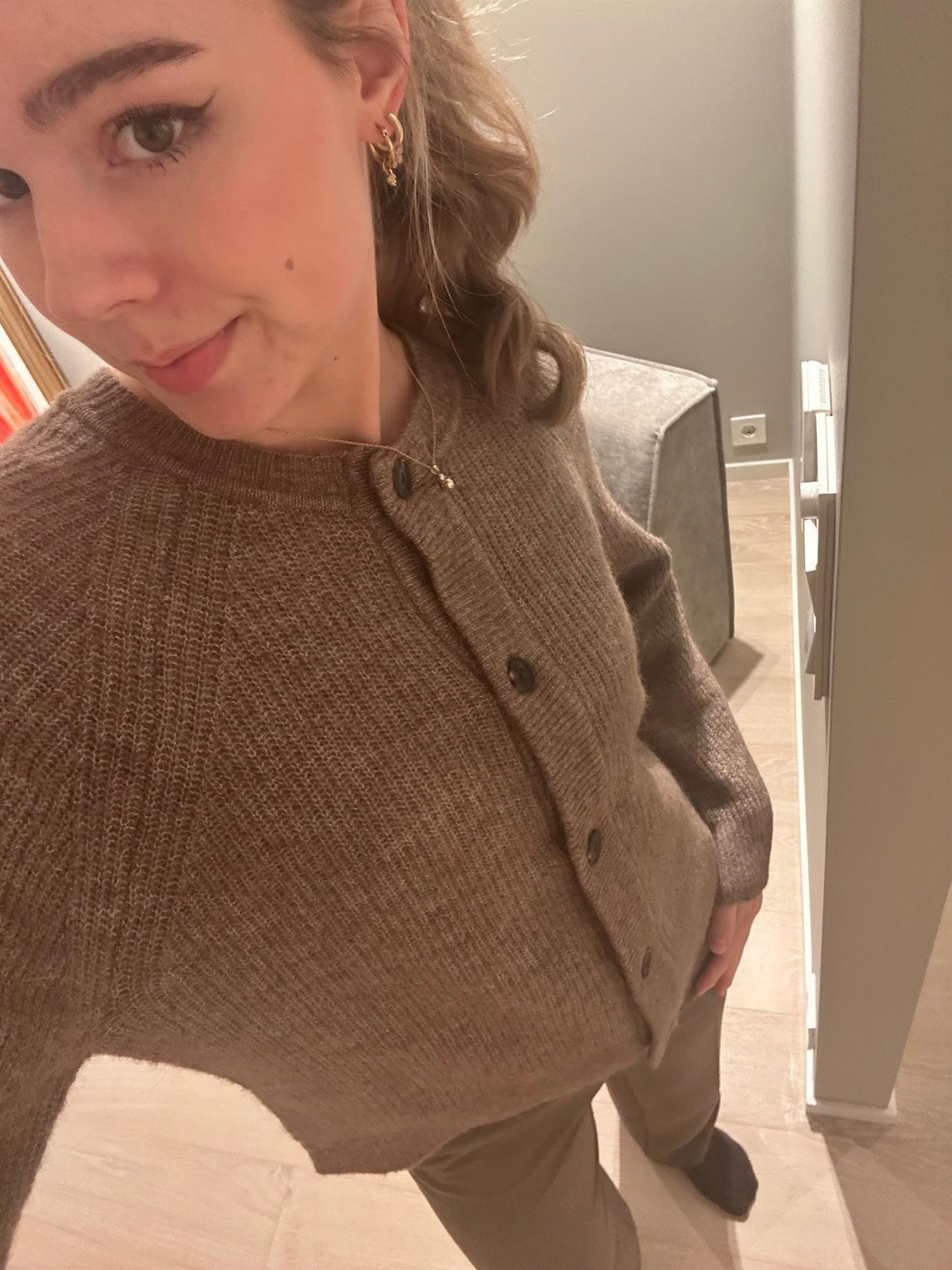 Anvendelig cardigan som kan brukes til både jeans og kjoler.