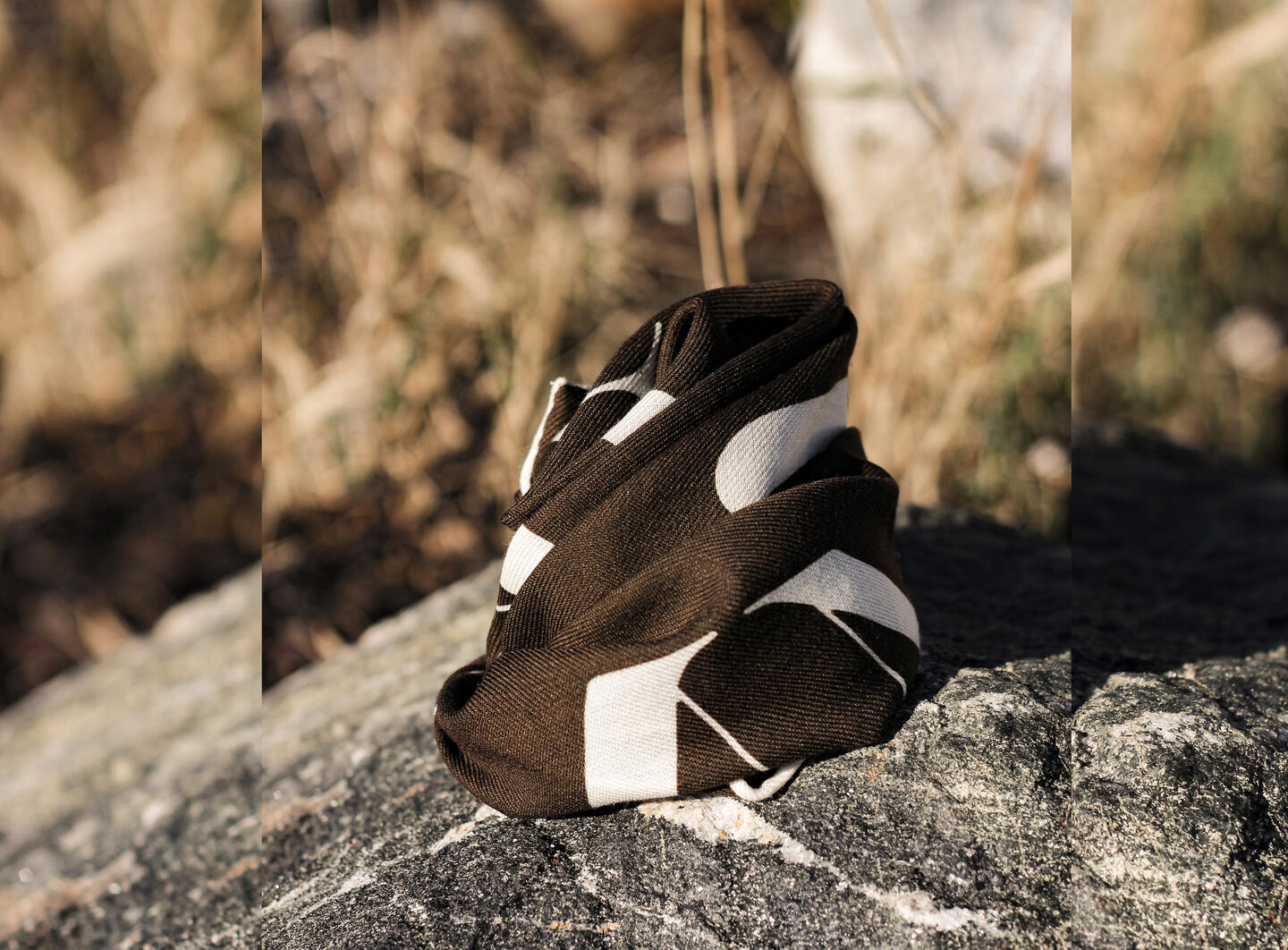 Ulla Emblem ullskjerf-mørk brun